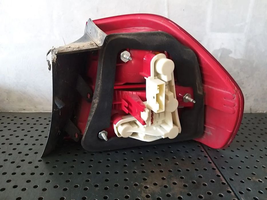Stop tripla lampa stanga aripa bmw seria 3 e90 6937457