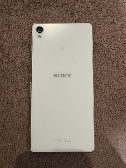 Sony Xperia z3 бя цвят