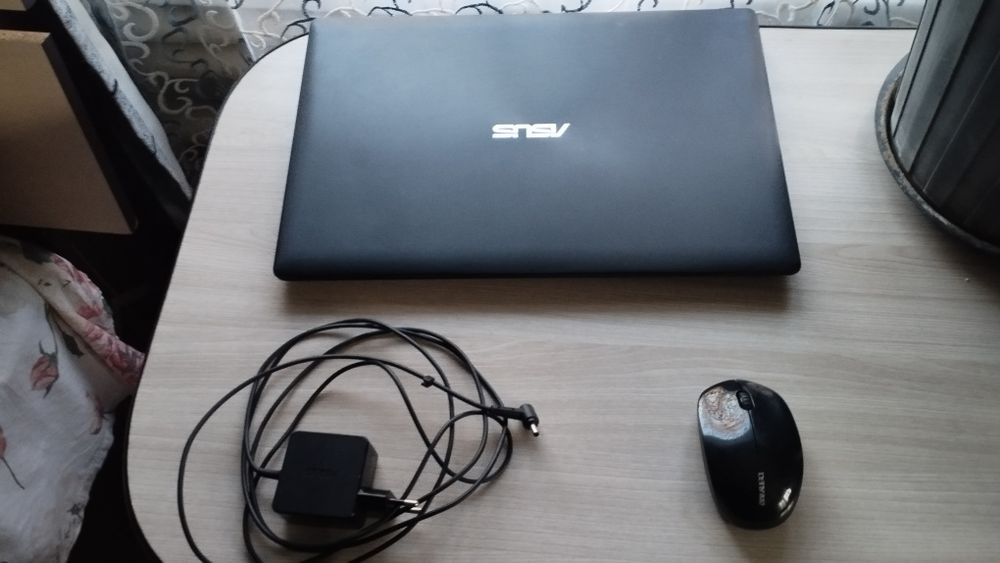 Продам ноутбук мамлютка