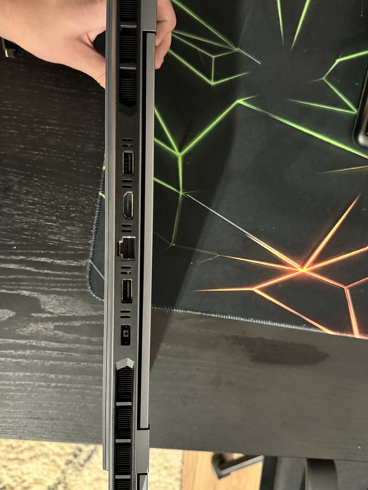 Laptop gaming LENOVO LOQ 15ARP9