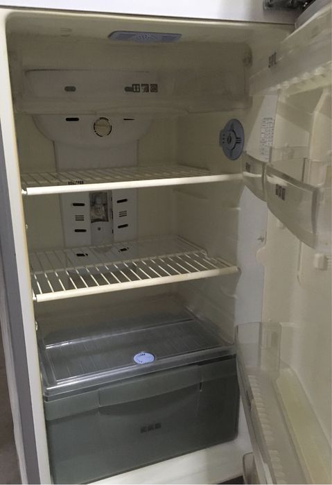 Холодильник SAMSUNG