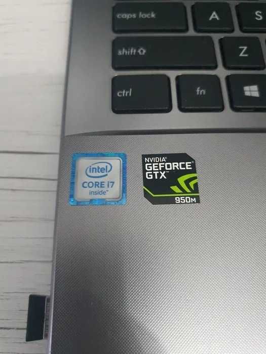 Vand Asus X550V NVIDIA 950M 2GB, 8GB RAM, 1TB HDD, 240GB SSD