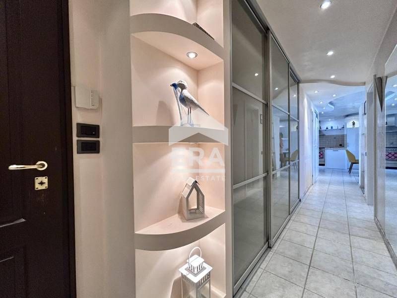 Продава се Тристаен апартамент в София, Гоце Делчев - 80 кв.м за 3438 €/кв.м - Снимка #7