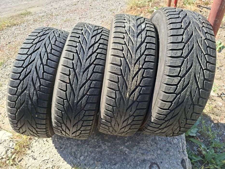Продам шины. 225/65/17  нокиа