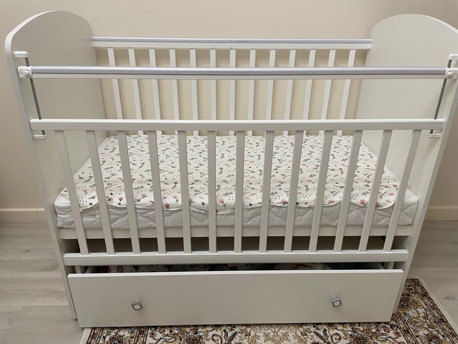 Детская кроватка