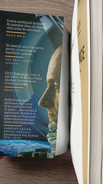 Vand cartea "Endurance - Un an in spatiu" - Scott Kelly