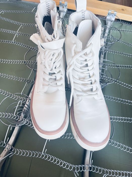 Продаю осений ботинка с мехом