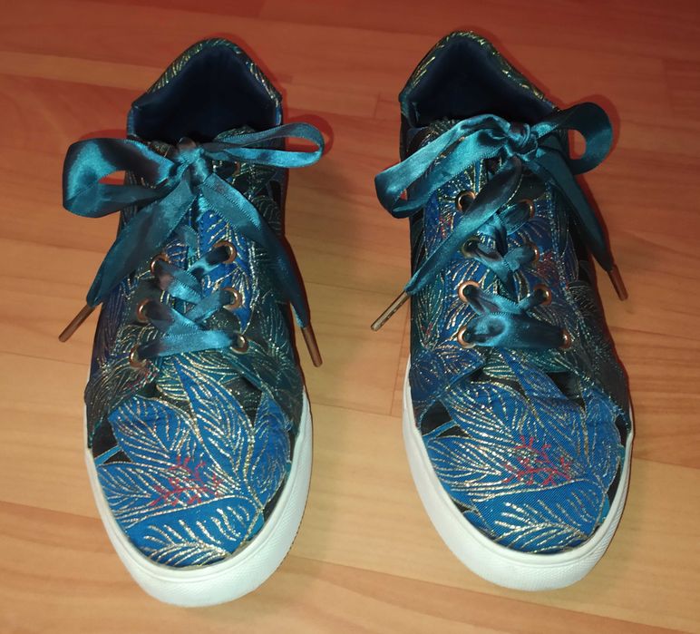 Кроссовки, размер 40