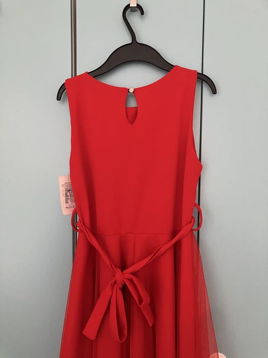 Червена рокля