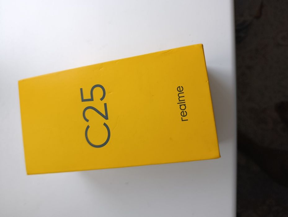 Продам смартфон реалми с25