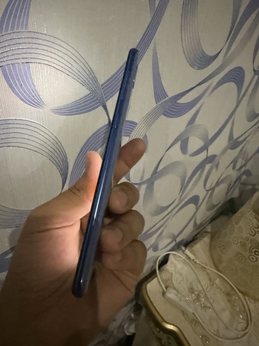 Samsung A30 aybi yóq holati yaxshi Hotira 32 gb