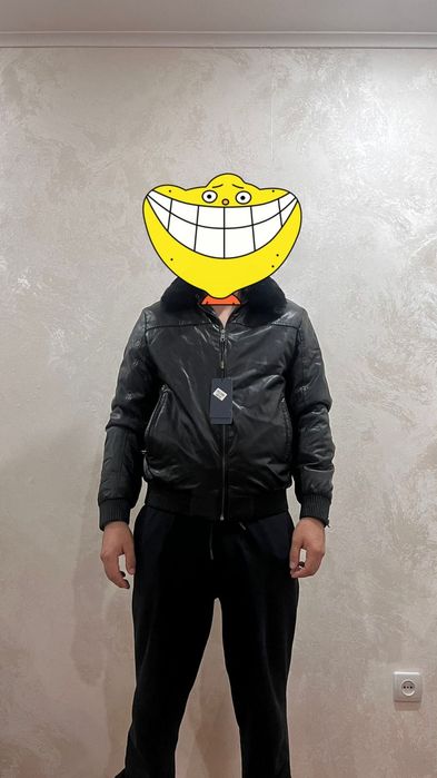 Продам куртку демисезонную