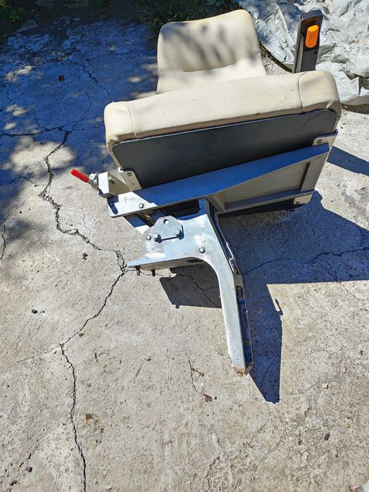 Подвижна седалка за кемпер