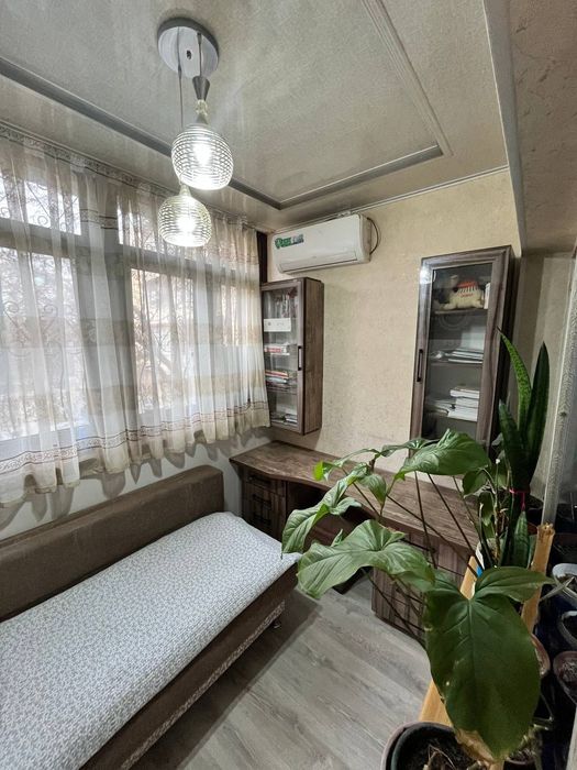 Срочно! Квартира  на Ц4-кафе Бухара 1*2/2/4 общ пол 42м Евро с мебелью