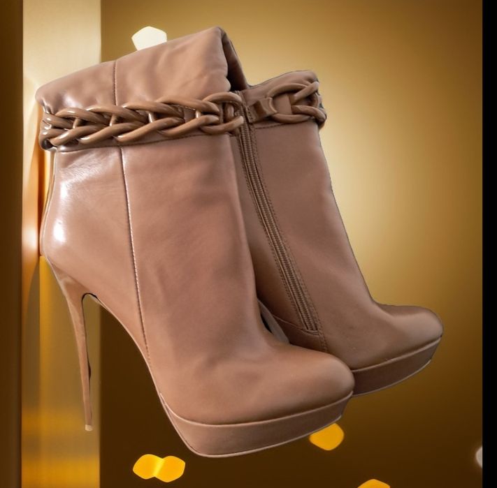 Продаются сапоги