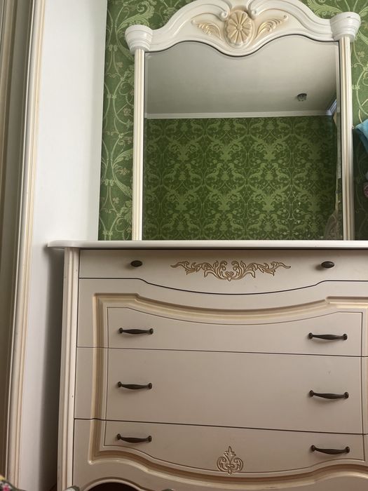 Спальный гарнитур