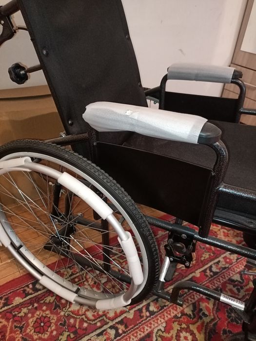 Продам инвалидную коляску