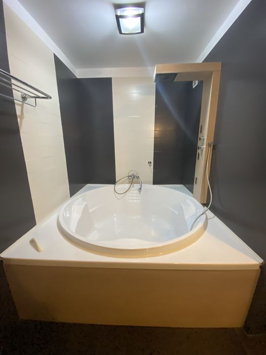 Inchiriez apartament