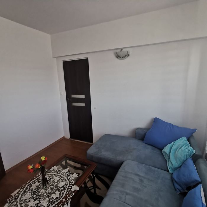 Colțar extensibil,comodă și masă de sufragerie