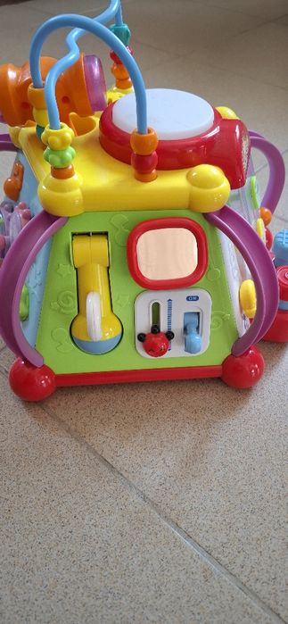 Интерактивен център за дейности за деца