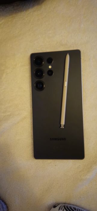 Vând Samsung S25 Ultra