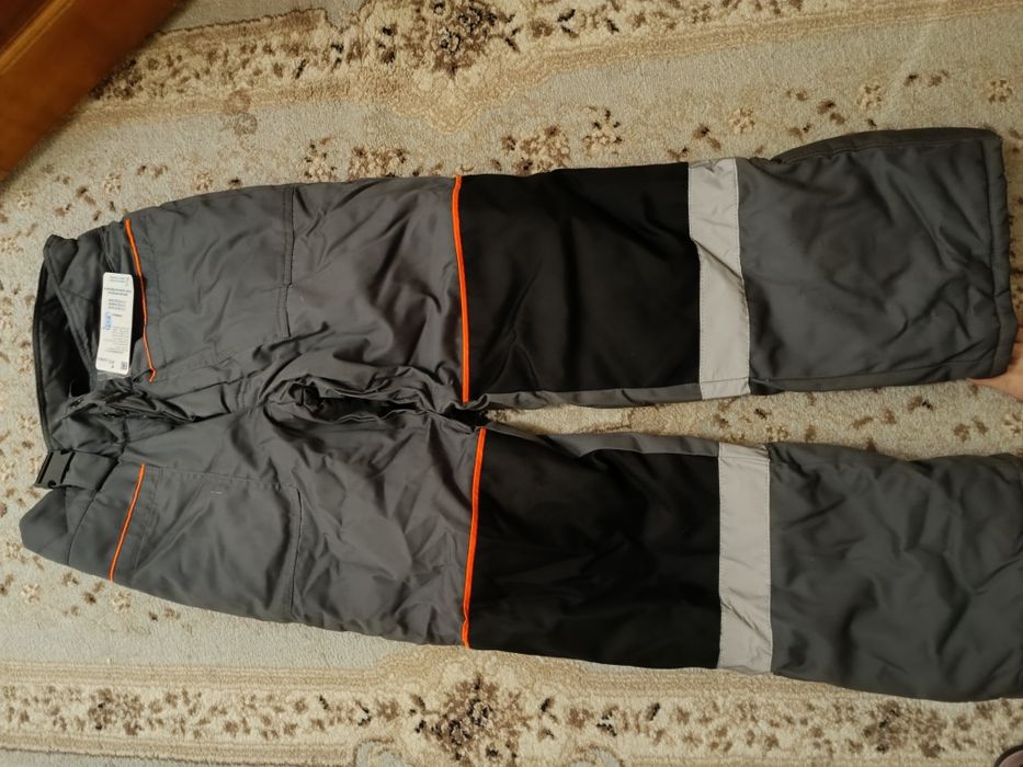 Дәнекерлеушінің киімі сатылады.