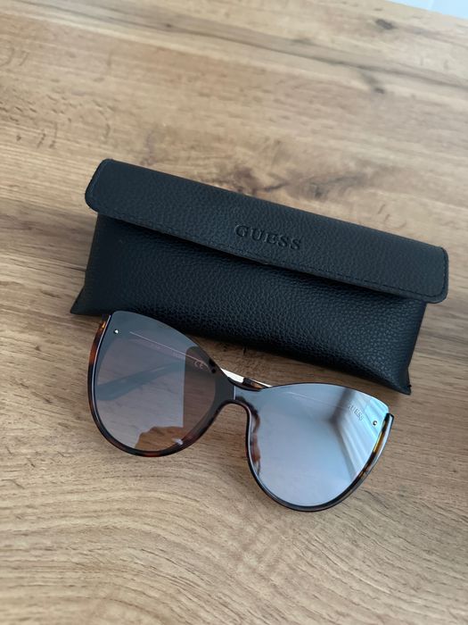 Дамски слънчеви очила Guess