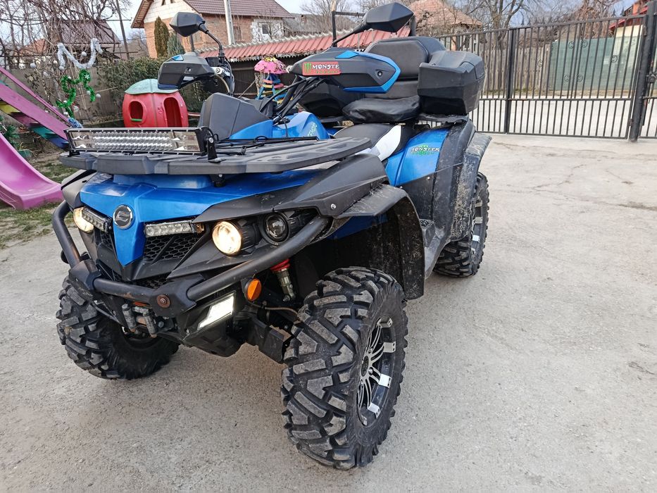 Vând sau schimb can am de 800