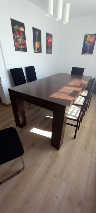 Scaune masa dinning utilizate rar, in stare foarte buna. 8 buc