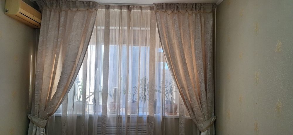 ПРОДАЮТСЯ шторы с тюлью
