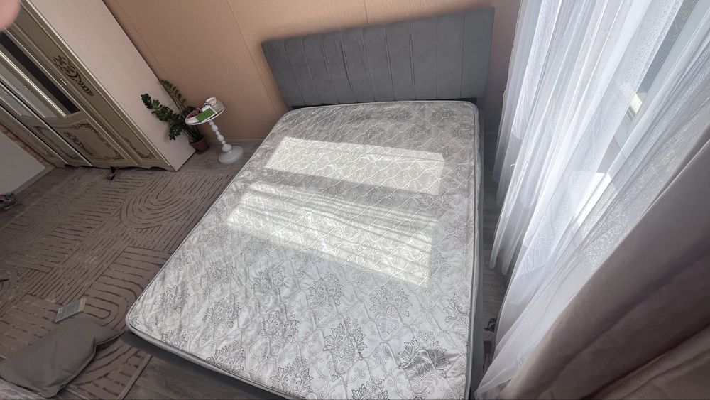 Продам кровать серого цвета 35000