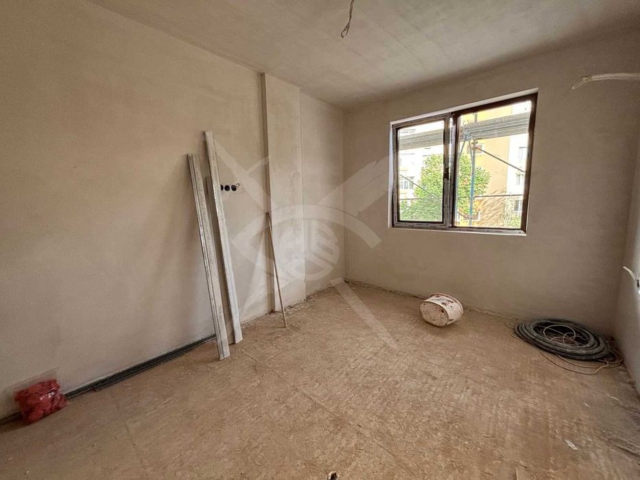 Продава се Тристаен апартамент в Асеновград - 97 кв.м за 1083 €/кв.м - Снимка #1