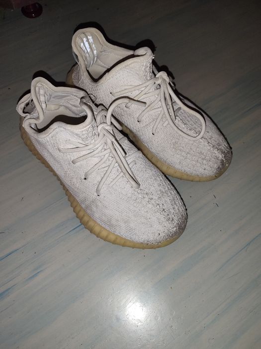 Адидас Изики белые