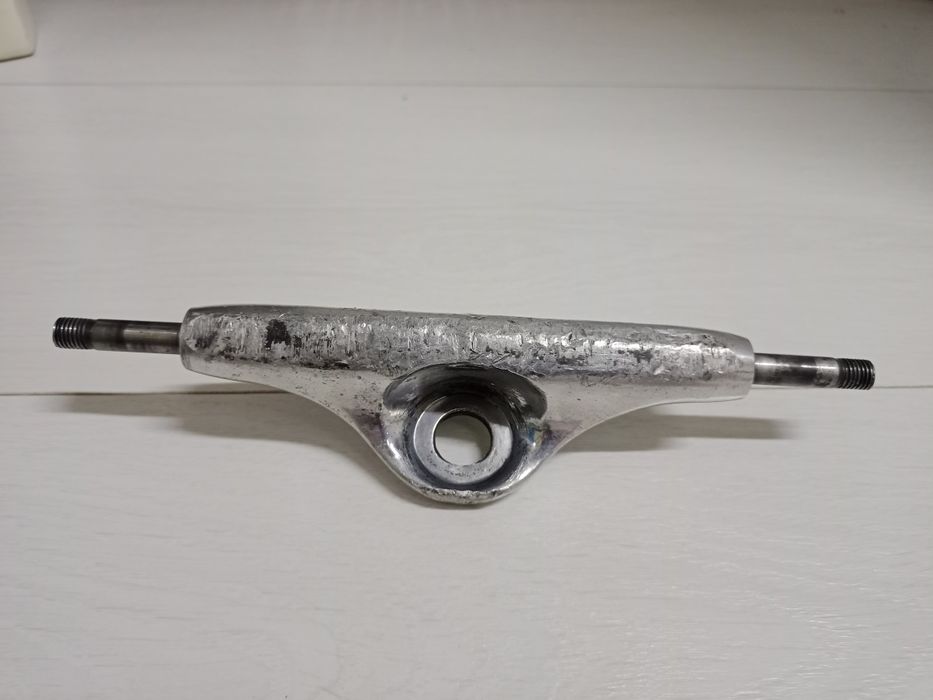 Продам скейт по запчастям