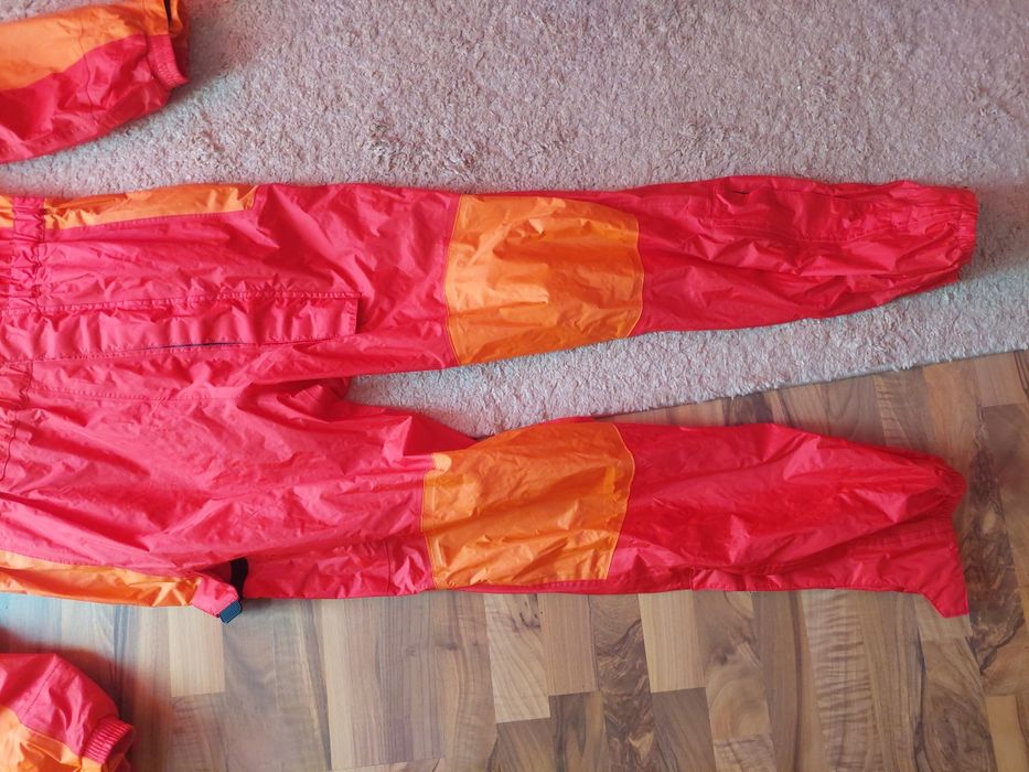 Combinezon dintr-o bucata,costum de ploaie ,marime 2xl