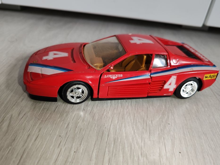 Vând Ferrari Testarosa macheta 1:24