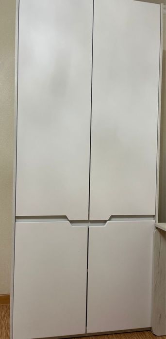 мебель. Шкаф, диван, стол