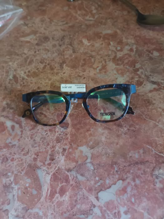 Ochelari Oakley și rame de vedere noi