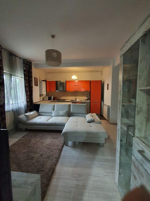 Proprietar, inchiriez ap.  2 camere, zona  Campus, parcare inclusă