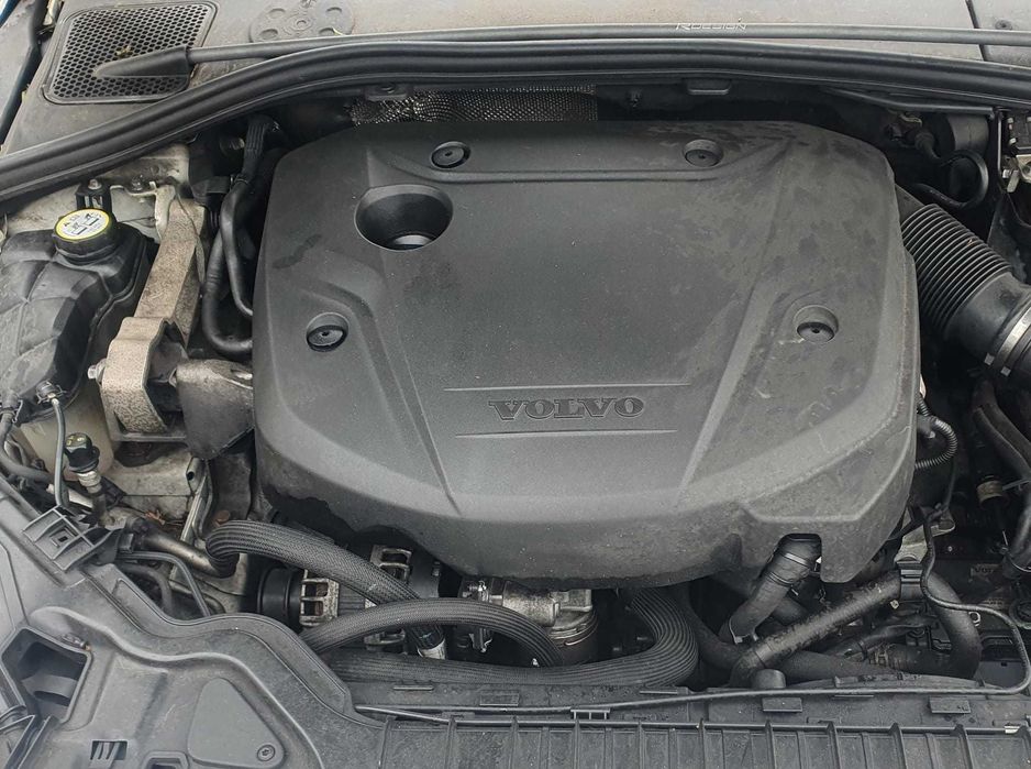 Dezmembrez Volvo S60 SE NAV D4 2.0D 2015