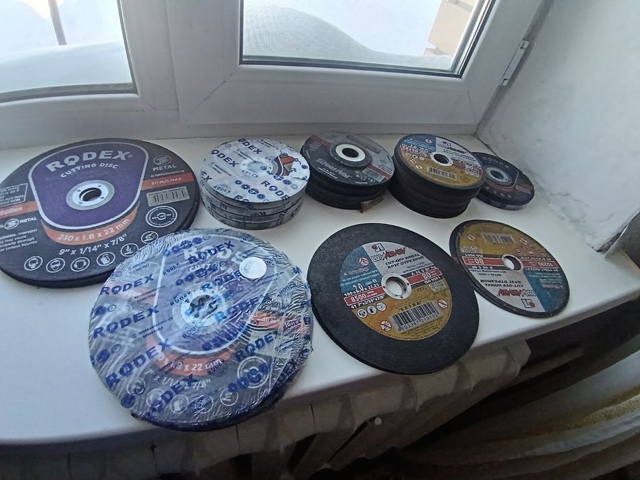 Диск отрезной по металлу разные