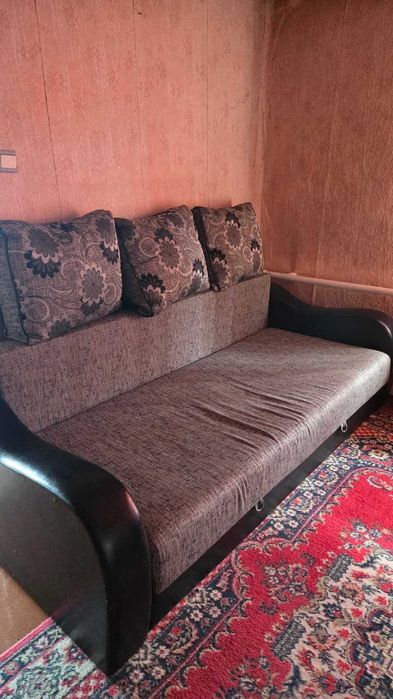 Продается  Диван