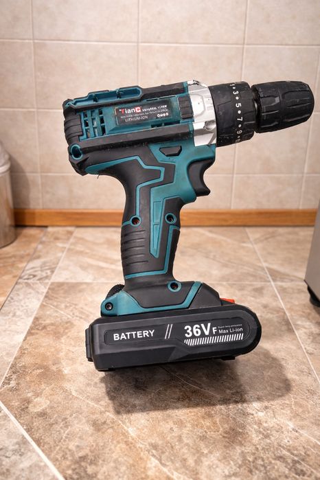 Продам шуруповёрт бу