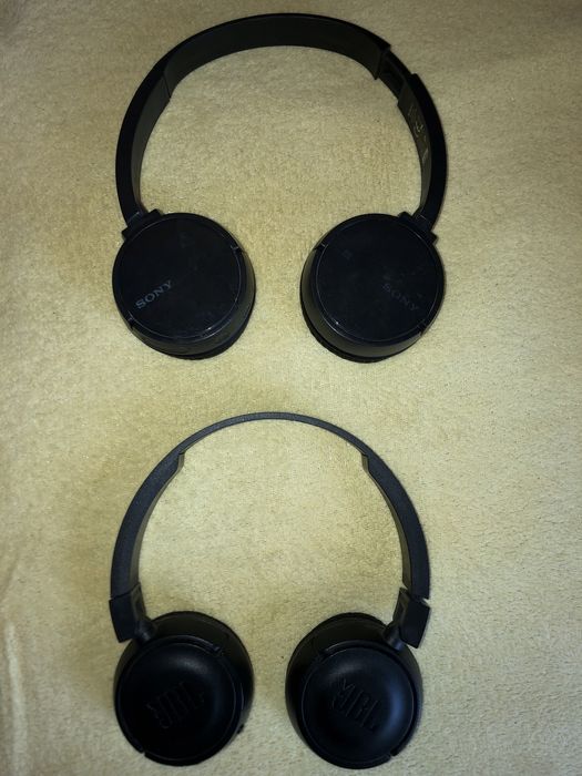 Продавам 2 чифта слушалки SONY и JBL