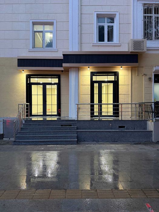 Продаётся Яккасарайский район 1 линия помещение Шота Руставелли Аския
