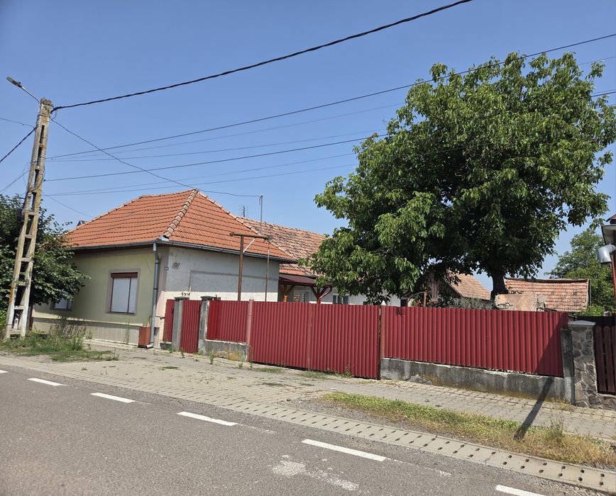 Casa + 2600m2 teren Santana de Mureș