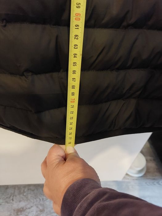 Продавам оригинален мъжки елек Хуго Босс 6XL