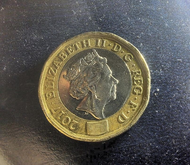 1 паунд 2017 рядка