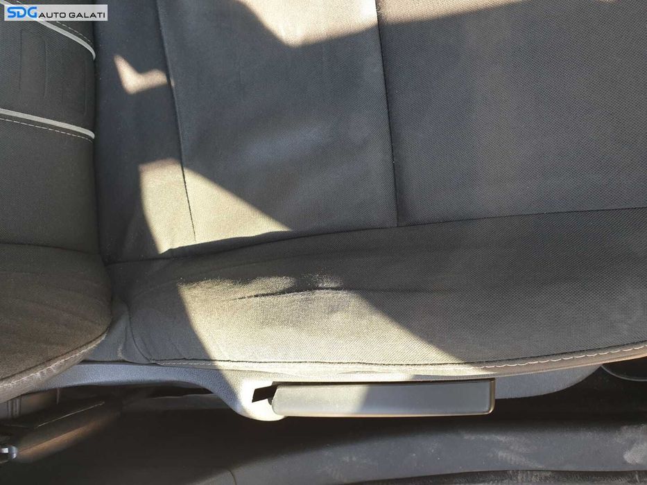 Interior Textil Scaun Fata Dreapta Bancheta Sezut cu Spatar Textil Fara Incalzire Renault Megane 3 Grandtour 2008 - 2015 [C1641] [C1643]