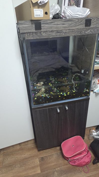 Продам аквариум  с рыбом